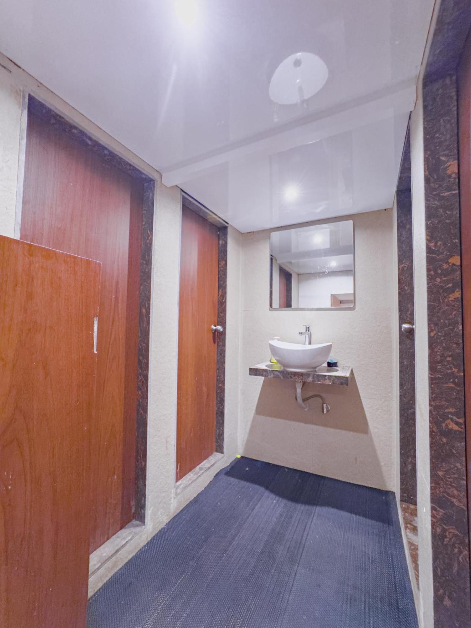 Hotel Winton Mumbai Exterior photo