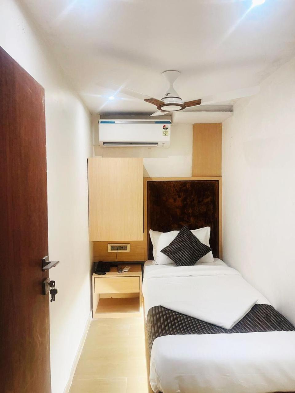 Hotel Winton Mumbai Exterior photo